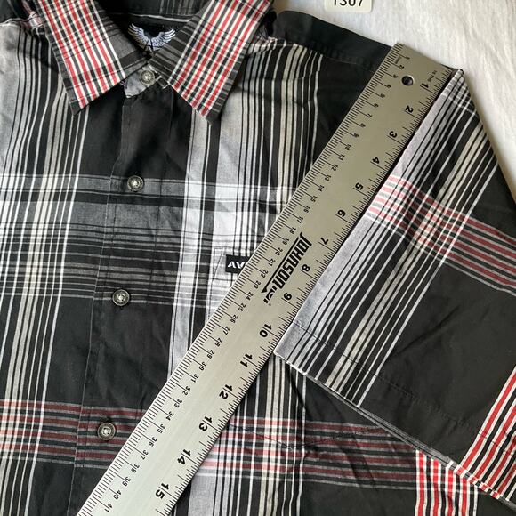Avirex Men’s Short Sleeve Button Down Shirt size XL, Black Red White Checked - Picture 2 of 8